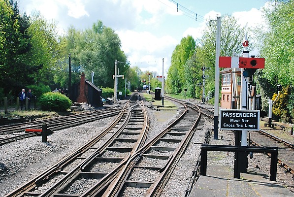 Photo by Hugh Llewelyn, licensed BY-SA 2.0, available on Wikimedia Commons.