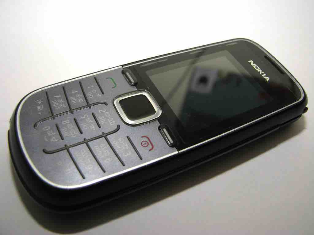 Nokia cell phone