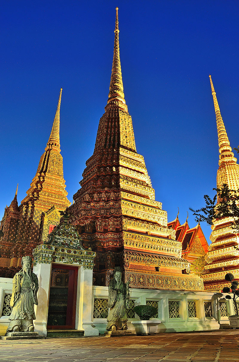 Phra Maha Chedi Si Ratchakan at Wat Pho, Bangkok.