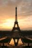 Tour_eiffel_at_sunrise_from_the_trocadero.jpg